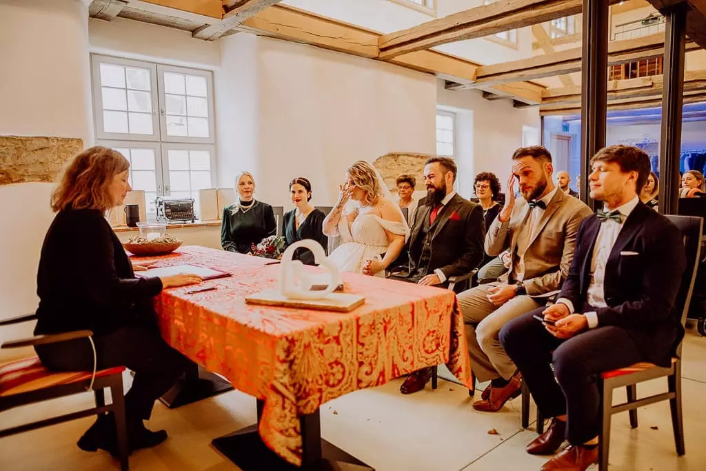 Hochzeitsfotograf Stuttgart Wimsener Muehle Laura Tobias 75