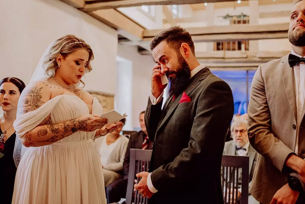 Hochzeitsfotograf Stuttgart Wimsener Muehle Laura Tobias 78