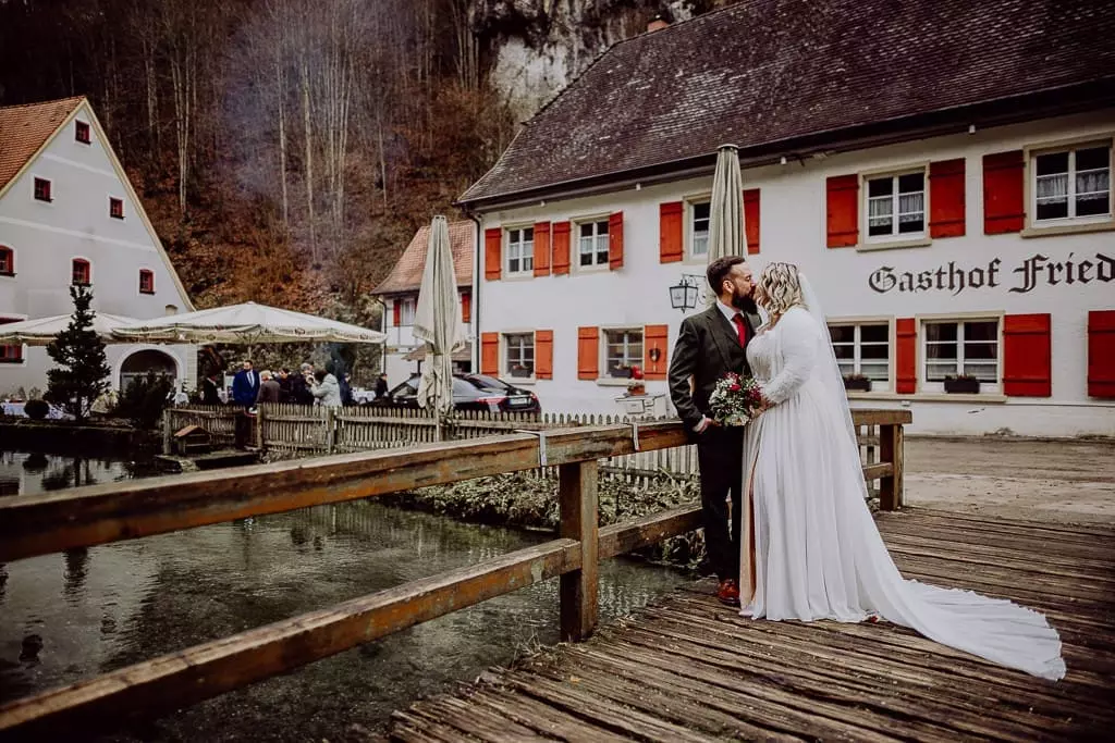 Hochzeitsfotograf Stuttgart Wimsener Muehle Laura Tobias 89