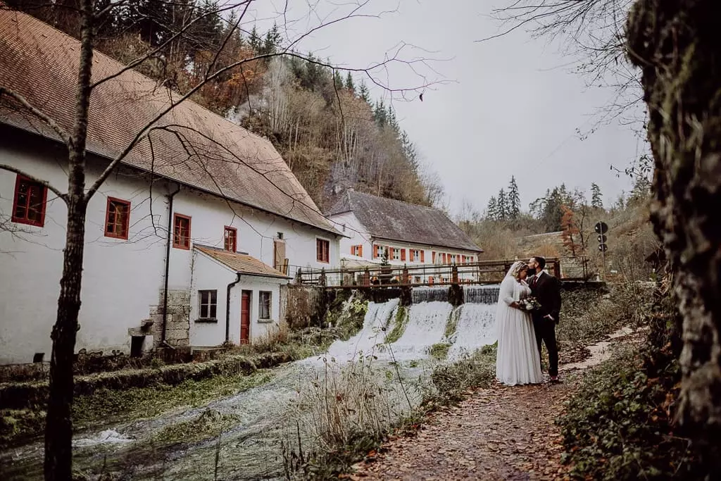 Hochzeitsfotograf Stuttgart Wimsener Muehle Laura Tobias 90