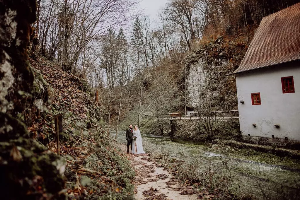 Hochzeitsfotograf Stuttgart Wimsener Muehle Laura Tobias 92