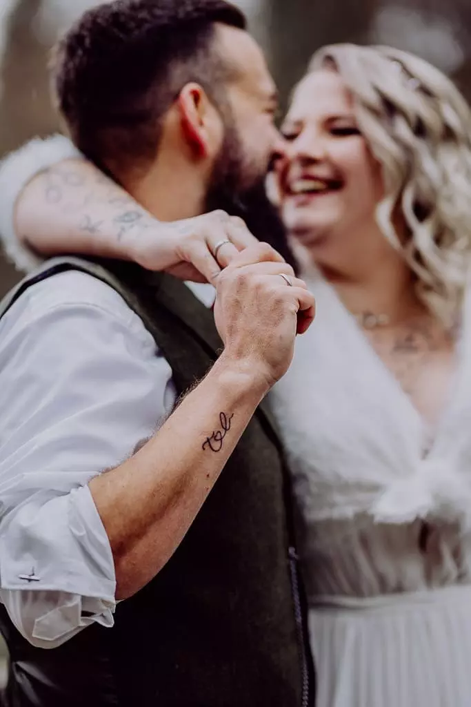 Hochzeitsfotograf Stuttgart Wimsener Muehle Laura Tobias 99