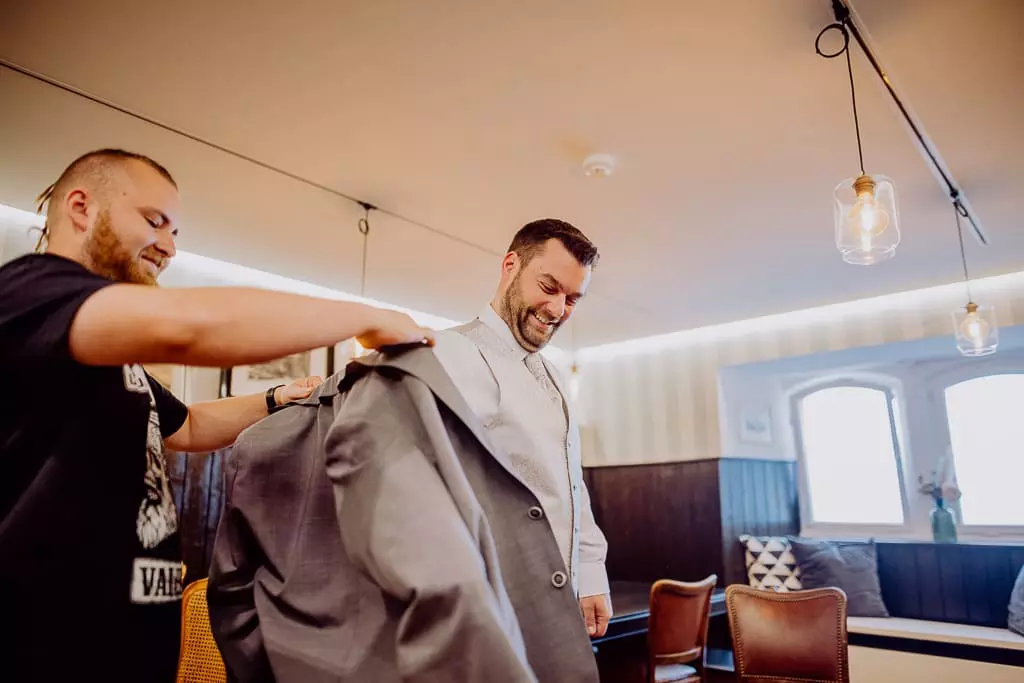 Hochzeitsfotograf Stuttgart Burg Hohenneuffen Annika Yannick 6